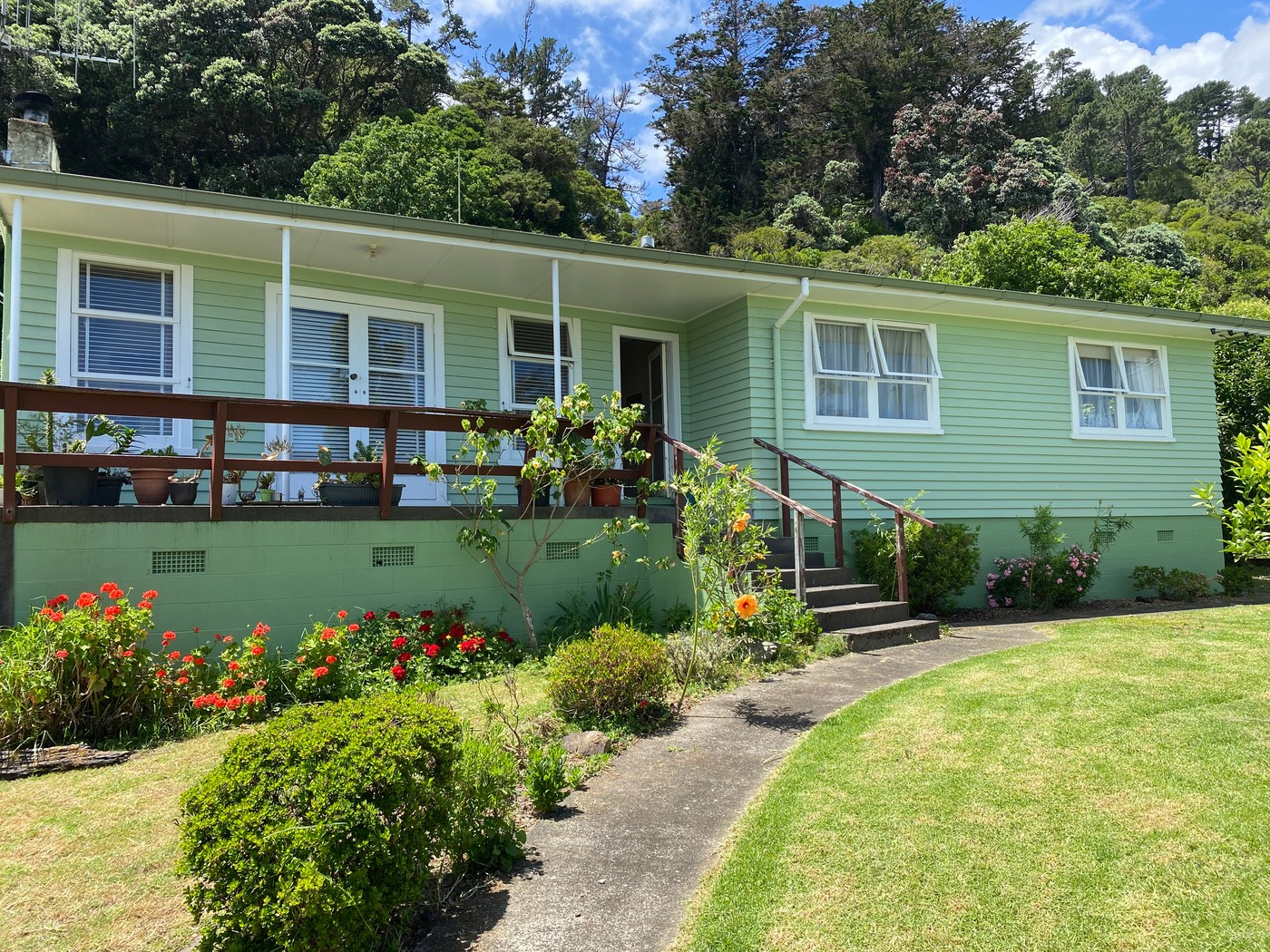Lifestyle, Location & Loads of Potential!
