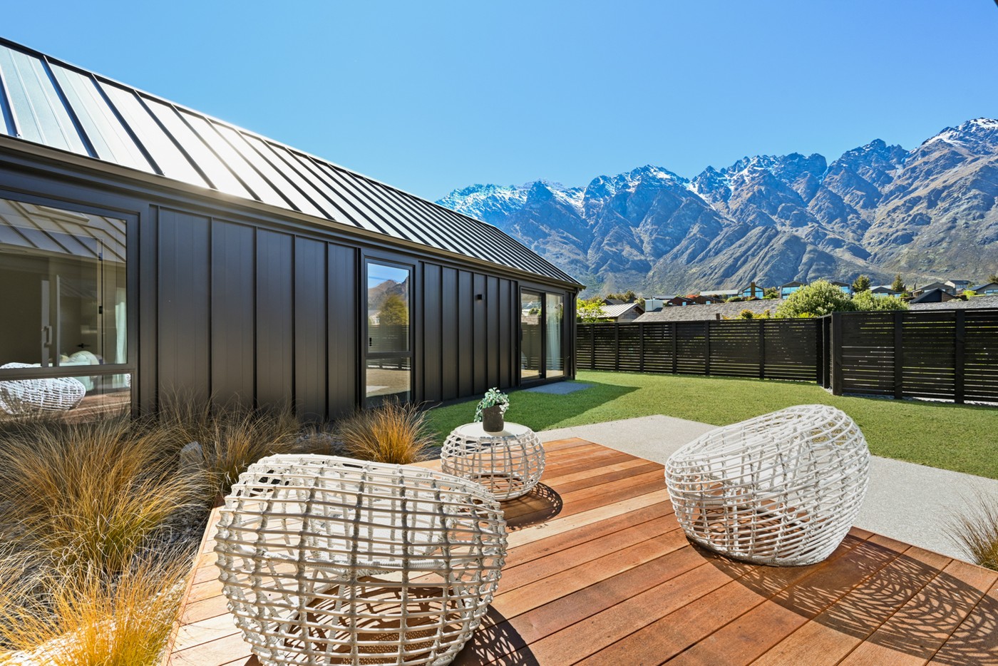 Architectural Brilliance Home & Income 3+2