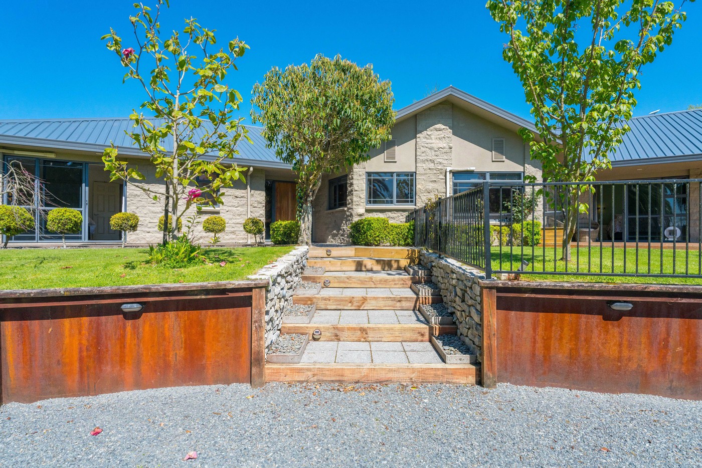 Relocation Imminent - Priced To SELL!