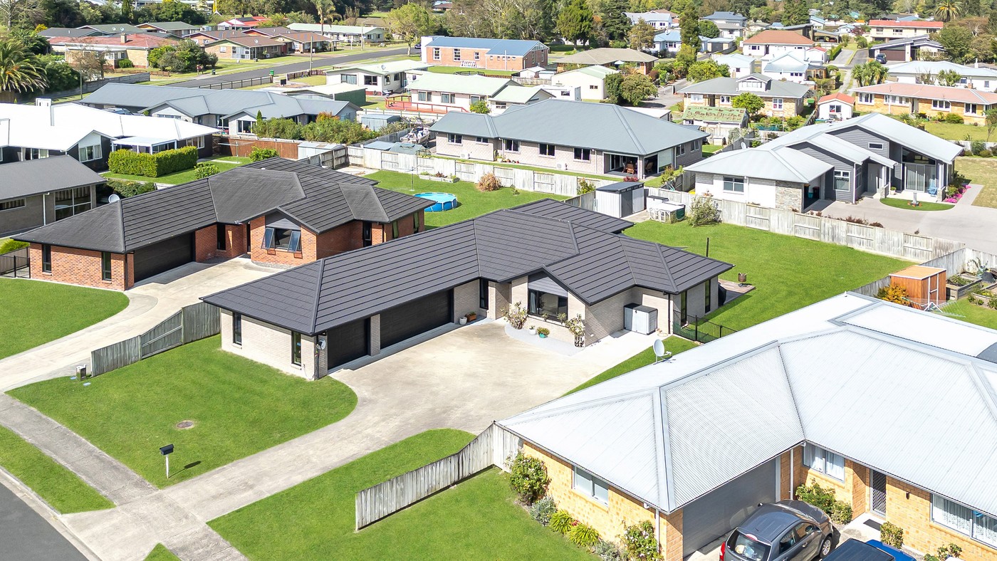 Premium Living, Triple Garage, Exceptional Parking