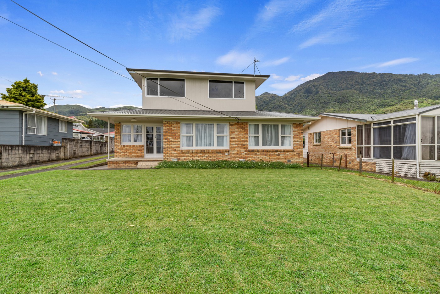 Enchanting East Ave - Bring Your Offers!
